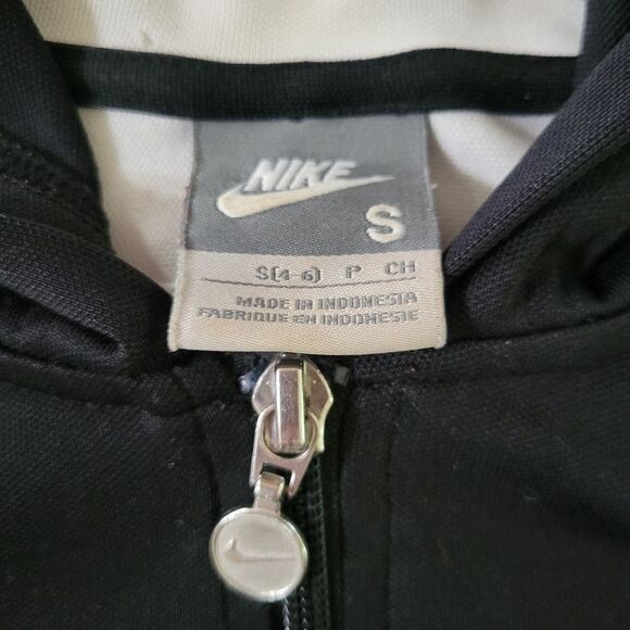 Nike Women's Black Hooded Zip-Up Long Sleeve Jacket - Picture 2 of 14